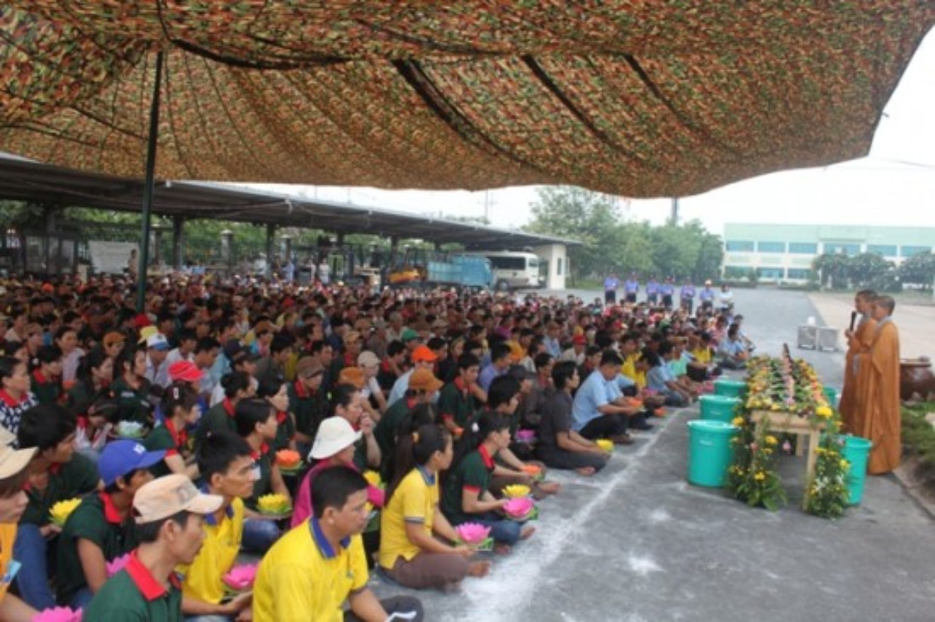 Khai Lễ Tắm Phật cho hơn 1,000 công nhân tại Cty Tiến Triển, Bình Dương