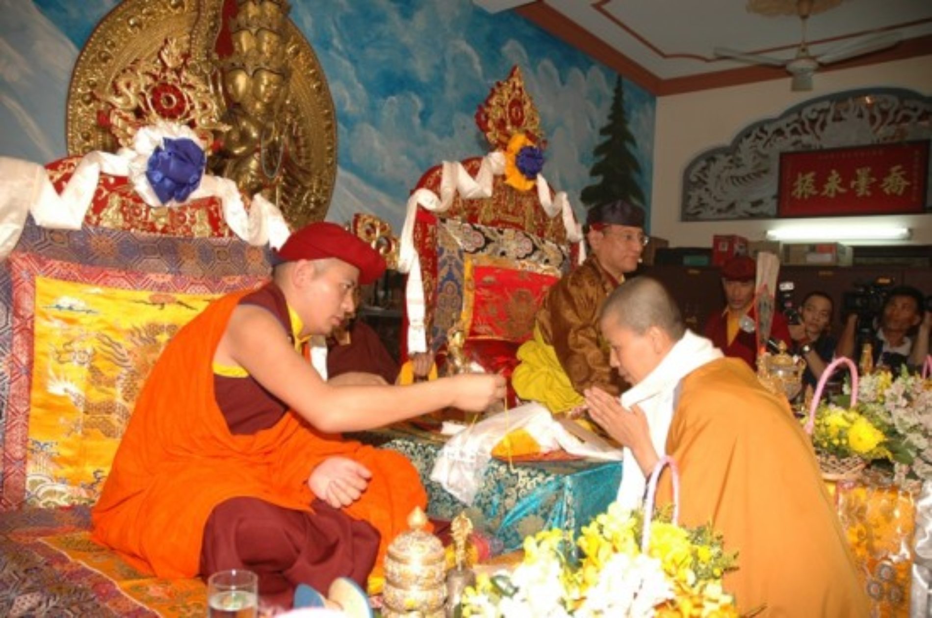 Pháp Vương Gyalwang Drukpa truyền quán đảnh tại Quan Âm Tu Viện