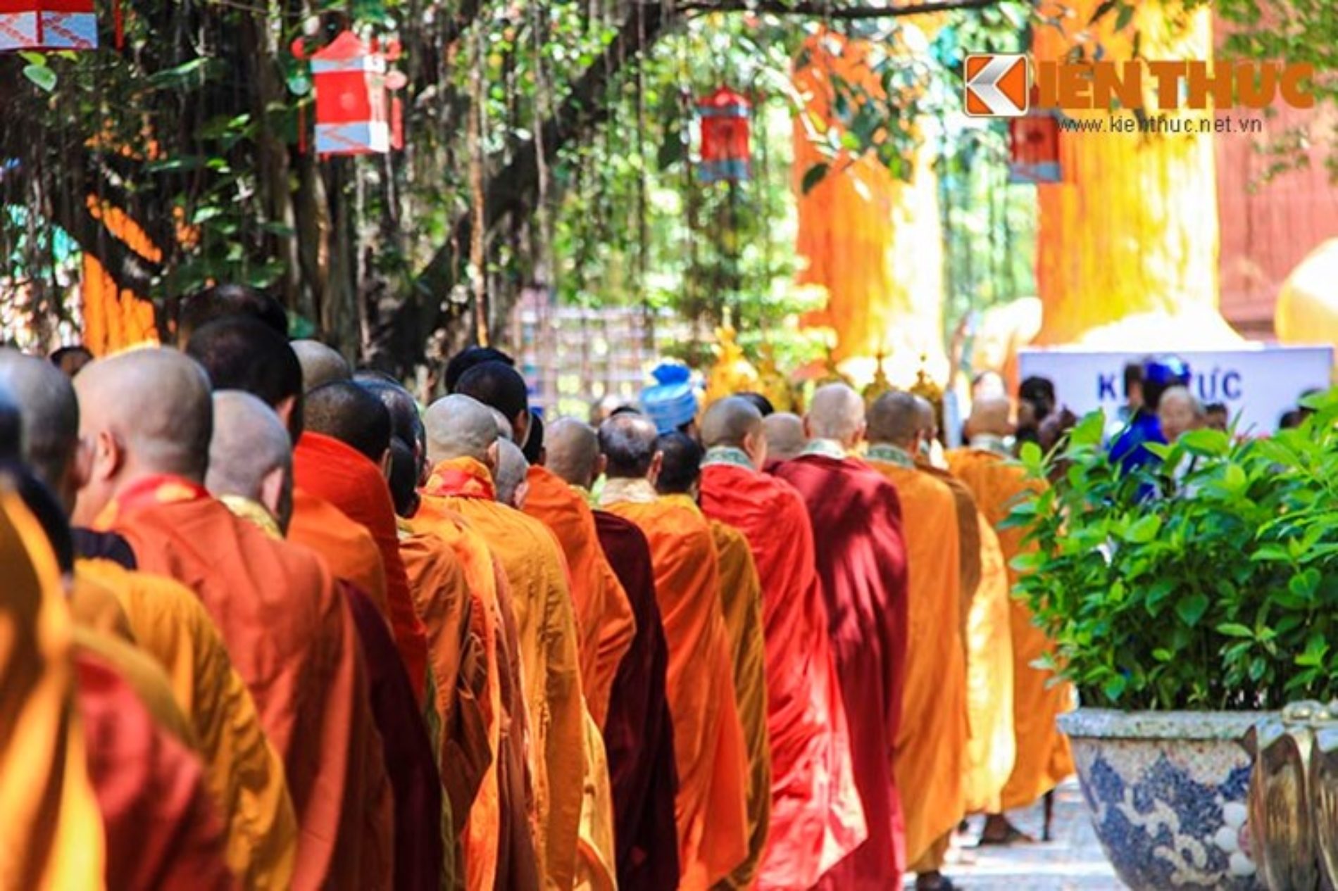 1000 tăng ni tham gia đại lễ Vu Lan, Cúng dường Bát Hội